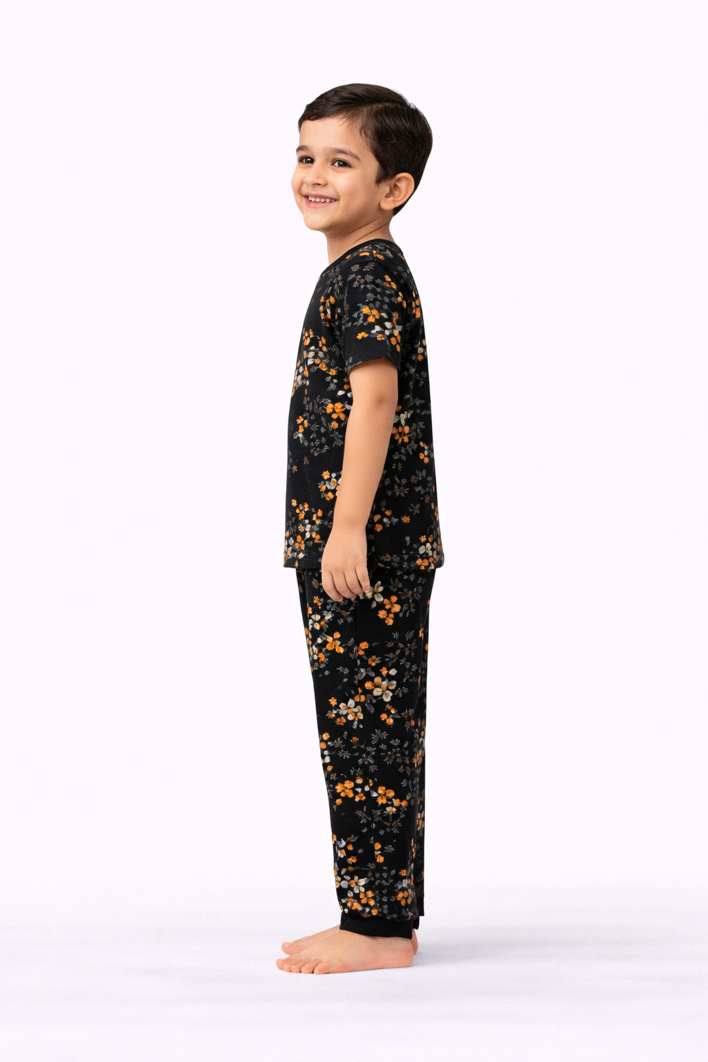 Image of T-Shirt and Pant - Black - Nilan -1072